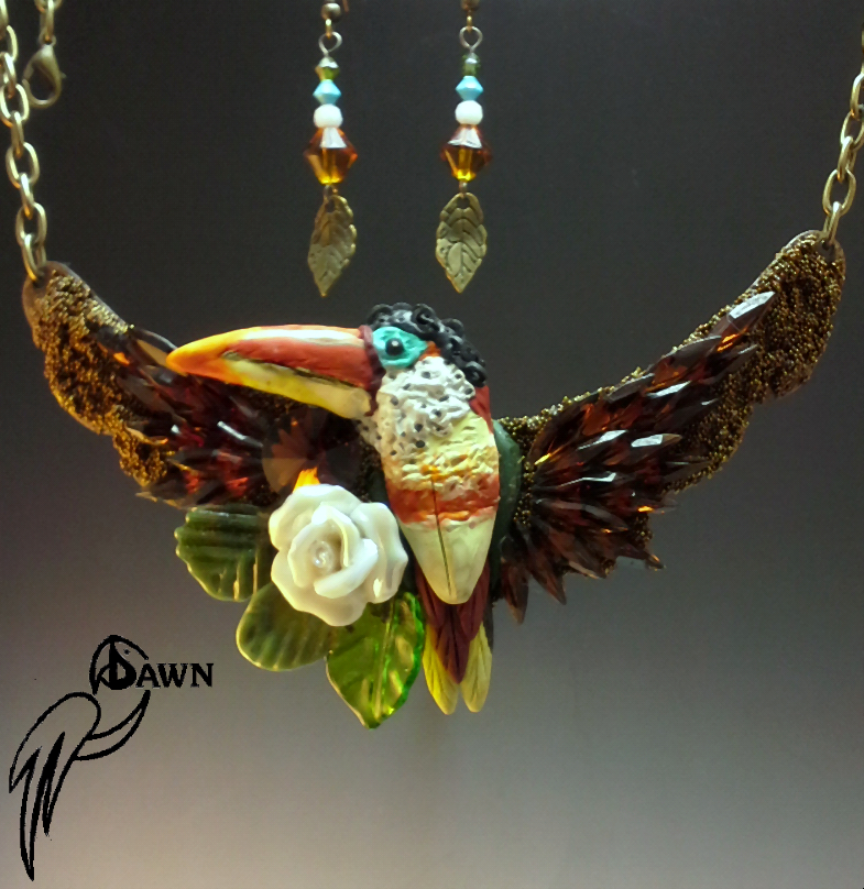 Curl Crested Aracari Necklace Set